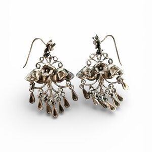 Elegant Artisan Silver Floral Dangle Earrings